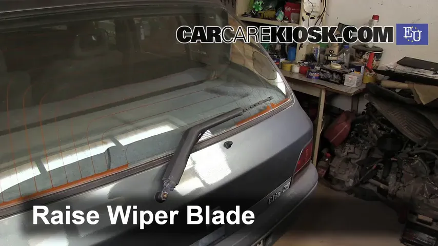1992 Renault Clio RT 1.4L 4 Cyl. Windshield Wiper Blade (Rear)